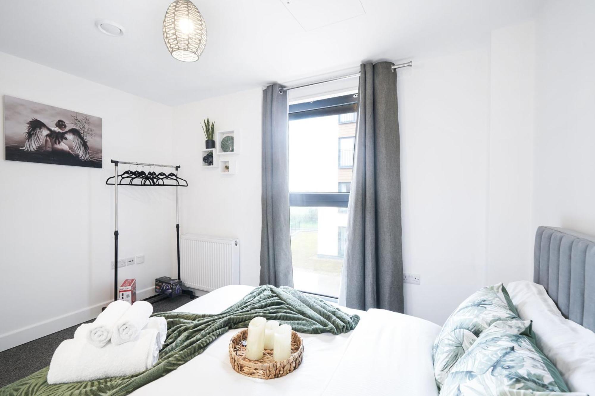 Livestay-New Private Apartment Building Minutes From Heathrow Slough Exterior foto