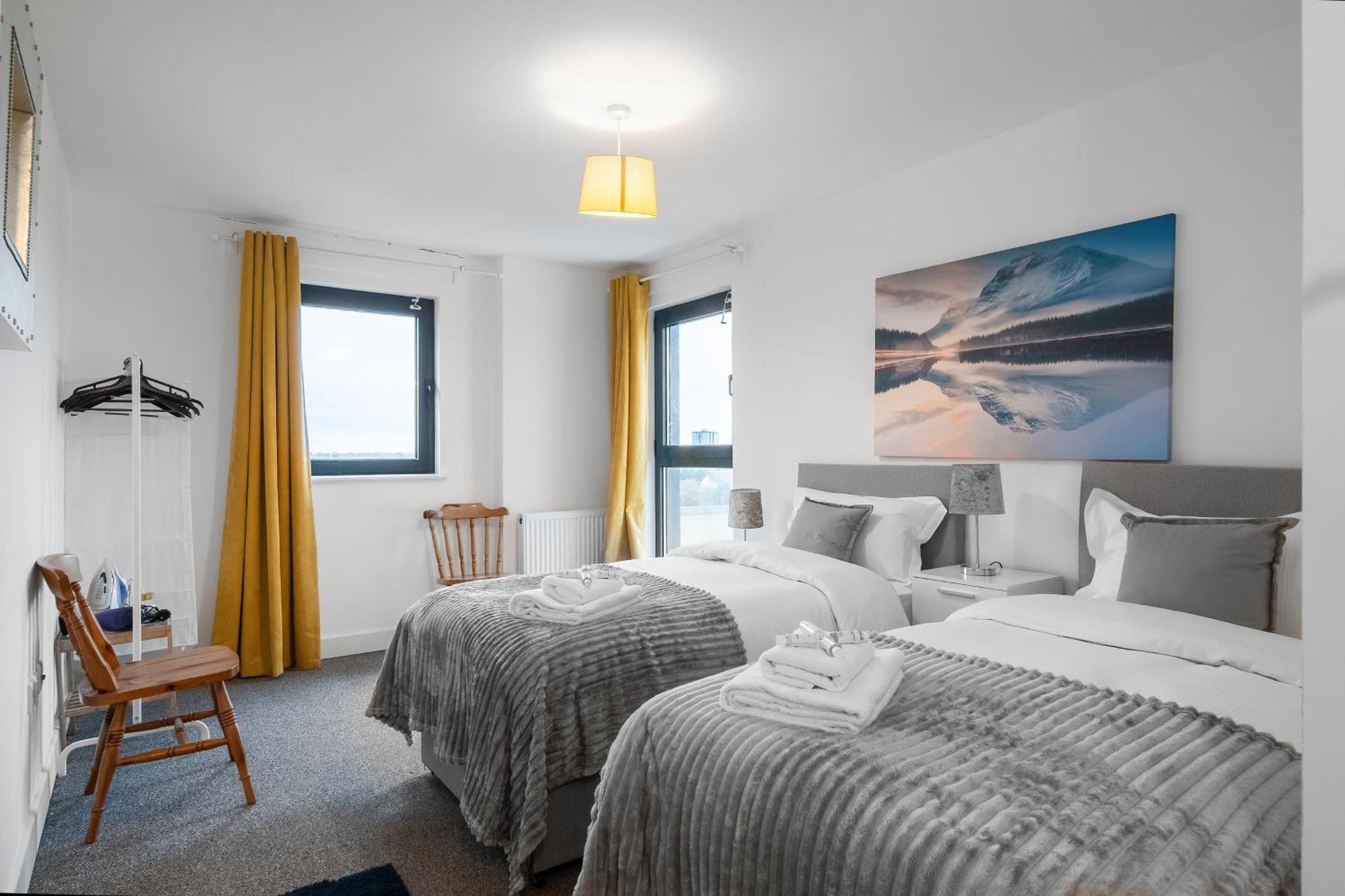 Livestay-New Private Apartment Building Minutes From Heathrow Slough Exterior foto