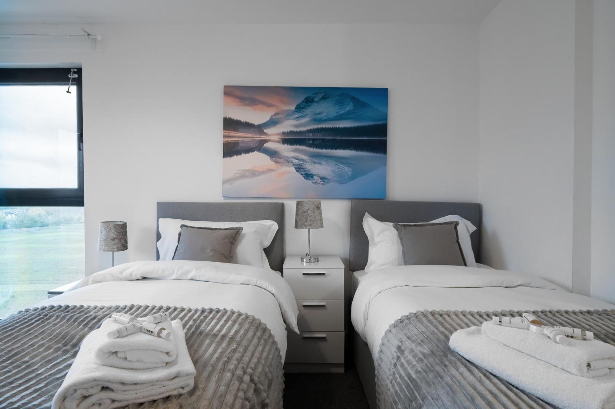 Livestay-New Private Apartment Building Minutes From Heathrow Slough Exterior foto