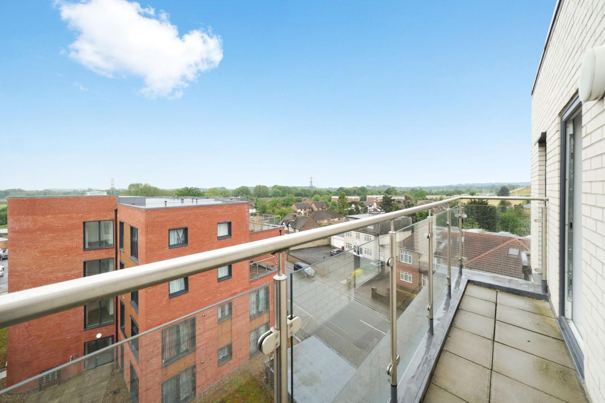 Livestay-New Private Apartment Building Minutes From Heathrow Slough Exterior foto