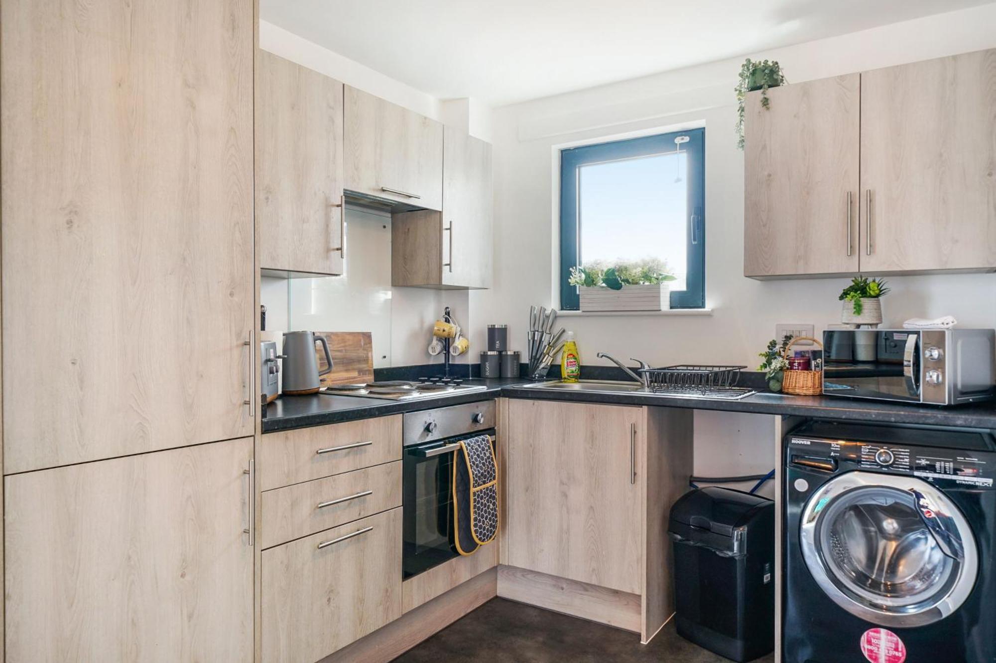 Livestay-New Private Apartment Building Minutes From Heathrow Slough Exterior foto